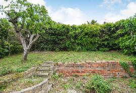 3 bedroom, Semi-detached house for sale