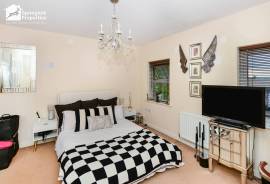 4 bedroom, Terraced House for sale