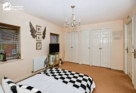 4 bedroom, Terraced House for sale