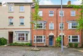4 bedroom, Terraced House for sale