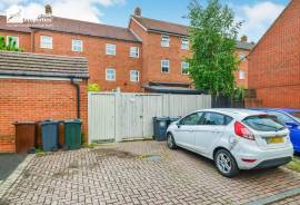 4 bedroom, Terraced House for sale