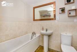 4 bedroom, Terraced House for sale