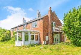 3 bedroom, Detached house for sale