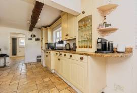3 bedroom, Detached house for sale