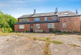 3 bedroom, Detached house for sale