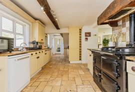 3 bedroom, Detached house for sale