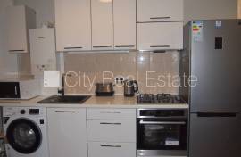 Apartment for rent in Riga, 90.00m2