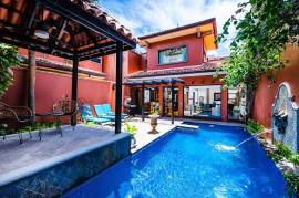 Villa Cerca del Mar 5: Beach House in Highly Coveted and Intimate Development in Tamarindo/Langosta