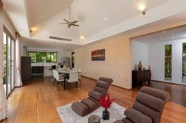 Impressive Four-Bedroom Sea View Villa in Ao Por