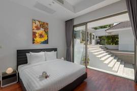 Impressive Four-Bedroom Sea View Villa in Ao Por
