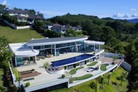 5-Bedroom Ultra-Luxe Oceanfront Villa in Ao Por