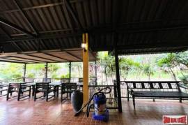 Investment 7-room resort business for sale in Khuekkhak, Phangnga