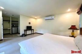Investment 7-room resort business for sale in Khuekkhak, Phangnga
