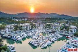 Royal Phuket Marina - Elegant Newly Renovated Four Bedroom Penthouse for Sale in Koh Kaew