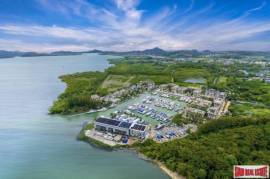 Royal Phuket Marina - Elegant Newly Renovated Four Bedroom Penthouse for Sale in Koh Kaew