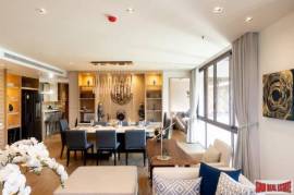 Royal Phuket Marina - Elegant Newly Renovated Four Bedroom Penthouse for Sale in Koh Kaew