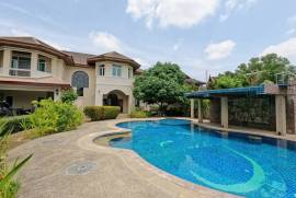 Exquisite 6-bedroom pool villa for sale in Kathu Near Phuket Country Club