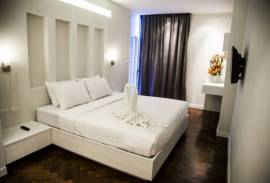 Icon Park - Modern Two Bedroom Penthouse with Beautiful Mountain View