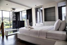 Icon Park - Modern Two Bedroom Penthouse with Beautiful Mountain View