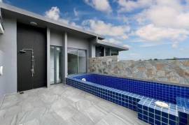 Black Mountain : 4 Story 3 Bedroom Townhouse