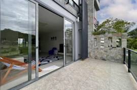Black Mountain : 4 Story 3 Bedroom Townhouse