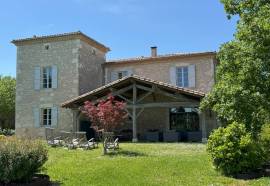 Elegant Hilltop Estate - Northern Gers 10-Hectare Property with a Michelin-Starred Legacy