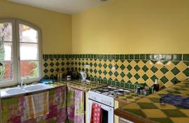 Bourgeois town house with pool, garden & independent apartment
