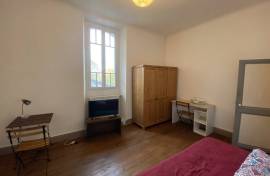 Bourgeois town house with pool, garden & independent apartment