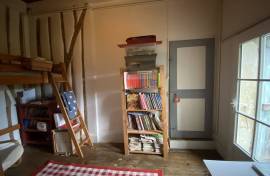 Bourgeois town house with pool, garden & independent apartment