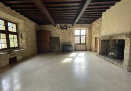 Magnificent manor with origins in the 15th century, with its farm and 30ha