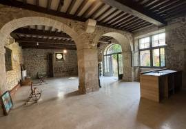 Magnificent manor with origins in the 15th century, with its farm and 30ha