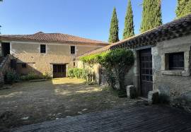 Magnificent manor with origins in the 15th century, with its farm and 30ha