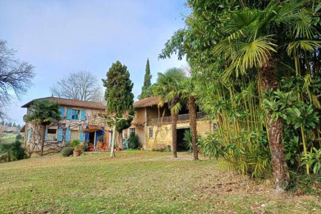 Superb country park with cottage, gite & pool