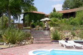 Superb country park with cottage, gite & pool