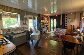 Superb country park with cottage, gite & pool