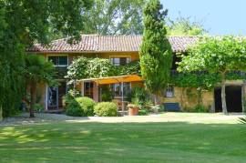 Superb country park with cottage, gite & pool