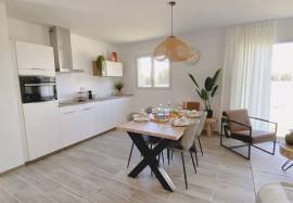 Villa on golf course with communal pool, Pyrenees views N°3