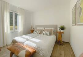 Villa on golf course with communal pool, Pyrenees views N°3