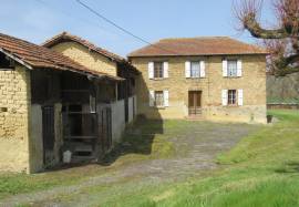 Old house for sale, 4 rooms - Masseube 32140