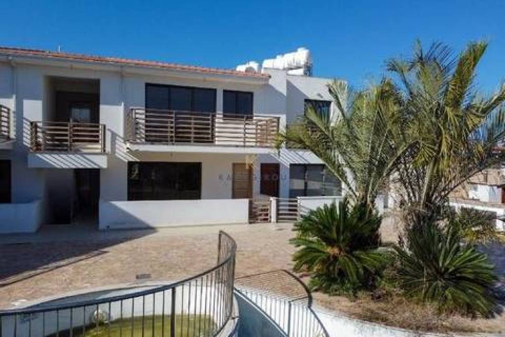 Amazing, Two Bedroom Maisonette with Communal Pool for Sale in Kiti, Larnaca