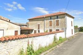 €90320 - Beautiful House Built In 1926 With Outbuildings And Garden