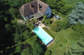 €212750 - Beautiful House with Swimming Pool