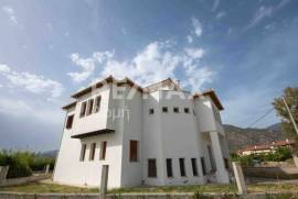 Maisonette 308 sq.m for sale