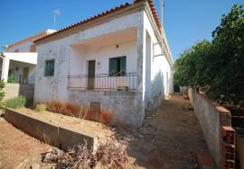 3 bedroom villa with land