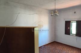 3 bedroom villa with land