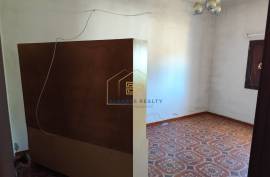 3 bedroom villa with land