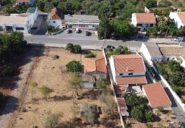 3 bedroom villa with land