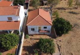 3 bedroom villa with land