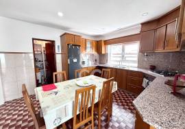 Floor refurbished villa with garden