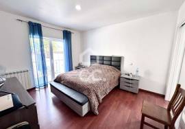 Floor refurbished villa with garden